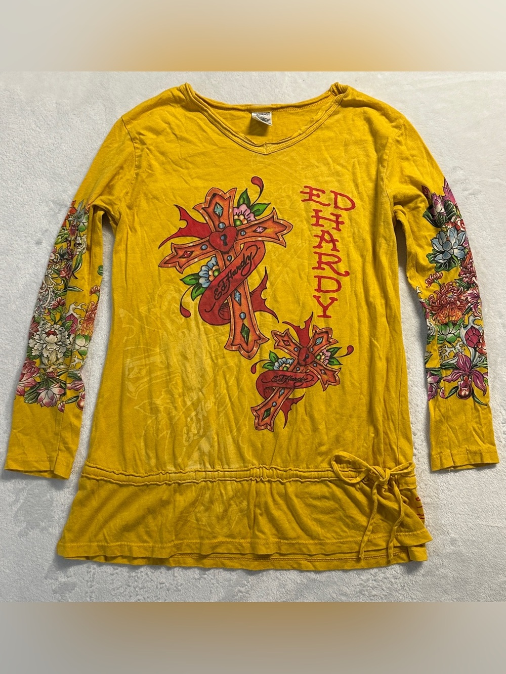 Y2K ED HARDY yellow floral cross graphic 1/2 sleeve top, XS.